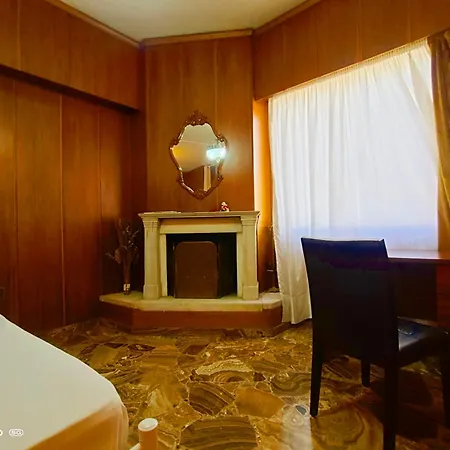 爱心小屋 温馨如家 Piraeus